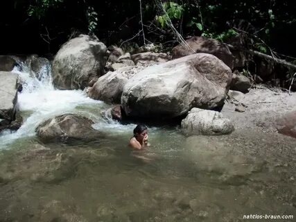 Nackt baden im Wasserfall - FKK Fotos Tips und Reise Infos