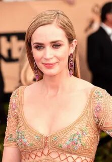 Slideshow - Emily Blunt Fans Image Gallery