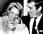 File:Burt Bacharach - Angie Dickinson -baby 1966.jpg - Wikim