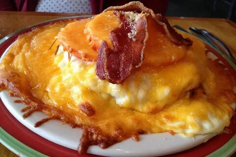 This Kentucky Hot Brown Sandwich is an Irrestiable Classic R