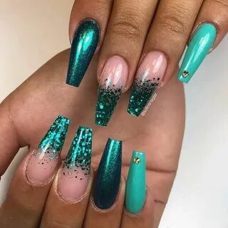 23 Pretty Glitter Ombre Nails That Go With Everything - Stay