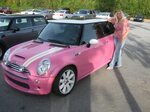 pink mini cooper! OMG!! you dont even know how much i love m