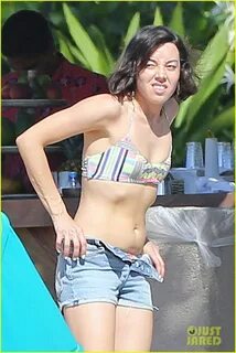 Aubrey Plaza Shows Off Bangin' Bikini Body in Hawaii: Photo 