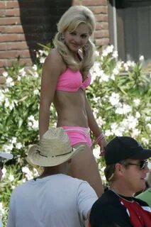 Anna faris thong