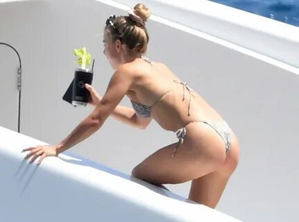 Julianne Hough - Beautiful Ass in Thong Bikini in Italy - Ho