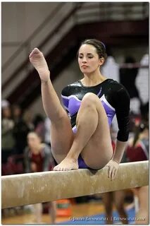 Winona-State-University-womens-gymnastics_006 Female gymnast