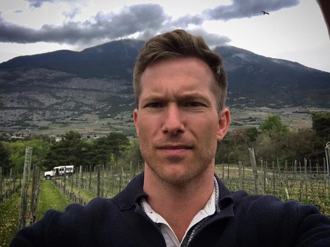 Chad Connell в Instagram: "🏔 🍷 🇨 🇭" .