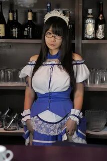 nama-choco-sexy-waitress-cosplay-048.