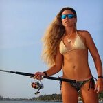 Darcie Arahill, la sexy pescatrice conquista il web. Guarda 