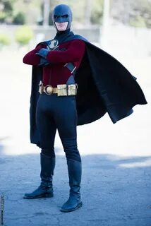 Red Robin Cosplay (Pre-New 52) Robin cosplay, Superhero cosp