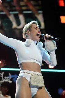 Miley Cyrus - Hot 99.5 Jingle Ball in Washington (27 pics) -
