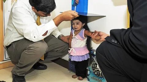 Самая маленькая женщина на планете: жизнь Джоти Амджи после 