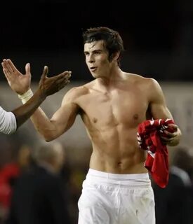 Gareth Bale and his abs... Gareth bale, Football boys, Sport