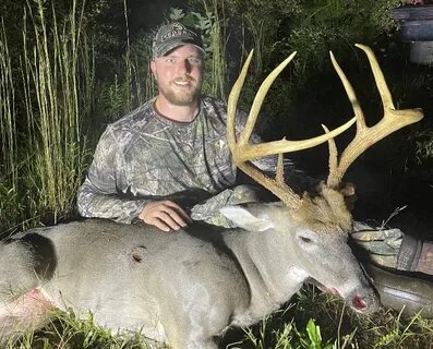 Reidsville hunter bags trophy 8-point buck - Carolina Sports