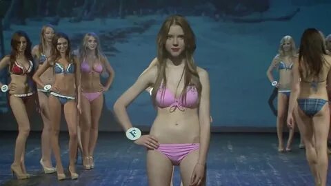 Miss teen Poland, swimsuit competition, desfile del traje de