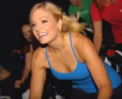 Anna Kooiman - Net Worth, Salary, Age, Husband, Height, Triv