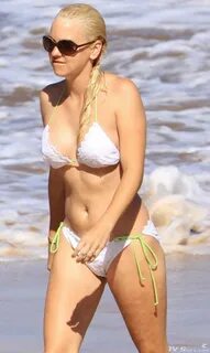 Anna Faris - Singer, Actress in Bikini celebrity photos