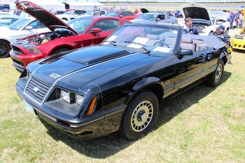 File:1984 Ford Mustang GT Turbo Convertible (14209791460).jp