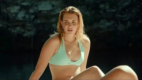 транспорт Сложен не правете sophie nelisse bikini небостърга