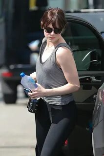 EMMA STONE Arrives at a Gym in Los Angeles 03/01/2016 - Hawt