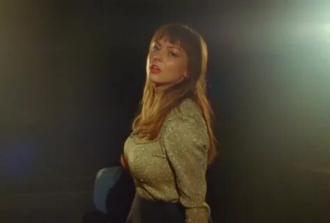 Angel Olsen - "Hi-Five" Video