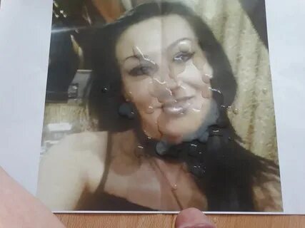 Mai multe fete. 
