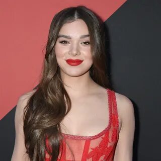 Hailee Steinfeld - Hailee Steinfeld Net Worth Celebrity Net 