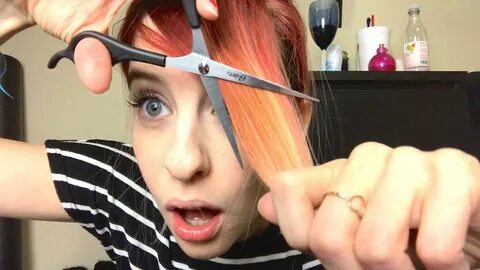 i cut my own bangs and dyed my hair - YouTube