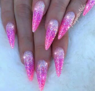 Pin by Gulyás Niki on Nails Pink glitter nails, Pink nail de