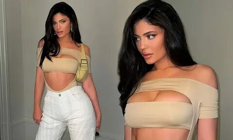 Kylie Jenner Sexy - The Fappening Leaked Photos 2015-2022