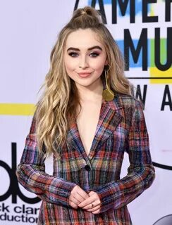 Sabrina Carpenter - American Music Awards 2017 in Los Angele