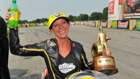 Karen Stoffer beats Angelle Sampey in final to win in Norwal