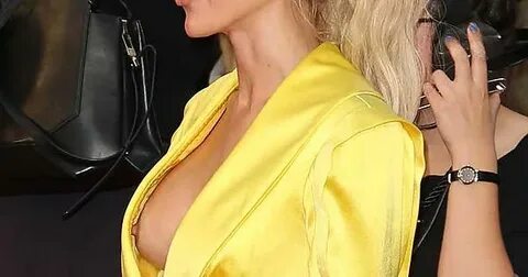Kristin Cavallari Nipple Slip at the Much Music Awards - Img
