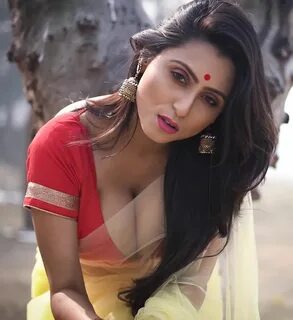 Saree boobs.