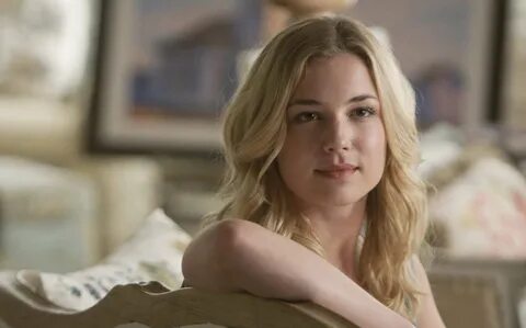 Emily VanCamp Had To Fight For Her Right To 'Revenge' - Holl