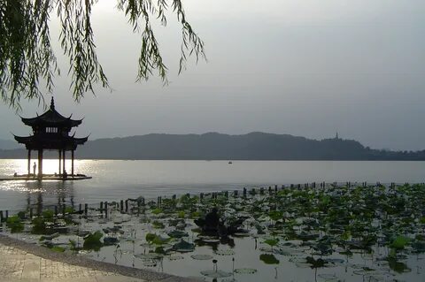 21 Stunning & Superbly Serene Chinese Gardens