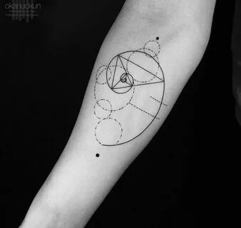 Fibonacci, obsesionada? Spiral tattoos, Geometric tattoo, Sh