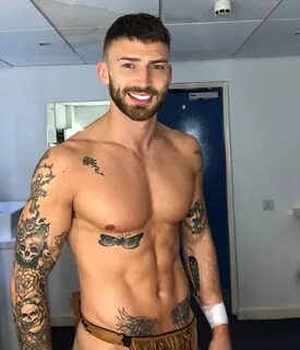 Jake Quickenden leaves fans speechless as he strips to a THO