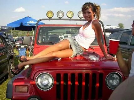 Cute Girls Get a Little Dirty with Jeeps (51 pics) - izispic