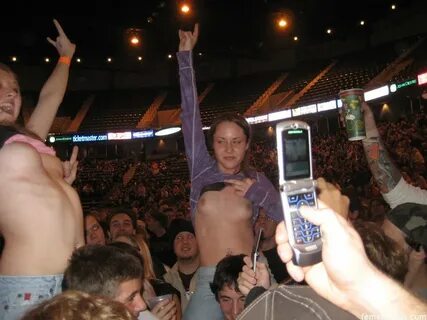 The girls flashing boobs at a rock concert " 100% Fapability