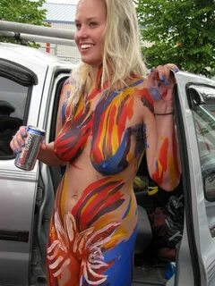 Bodypainting outdoor.