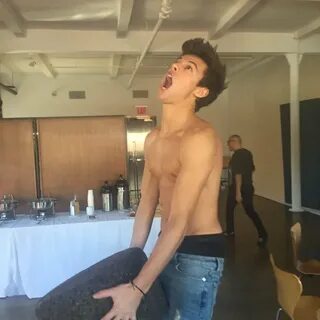 The Stars Come Out To Play: Cameron Dallas - New Shirtless &