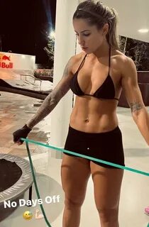 Leticia Bufoni Sexy.