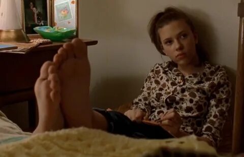 Scarlett Johansson. I love petite girls with big feet l - Im