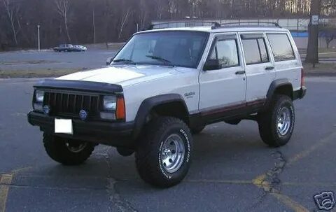 white XJ's out there. does white hide scrathces and dents we