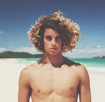 Jay Alvarrez: Photo Surfer hair, Surf hair, Long hair styles
