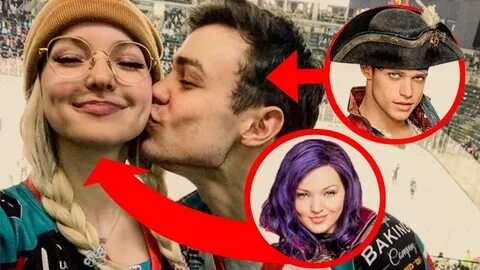 💑 Is DOVE CAMERON Dating THOMAS DOHERTY? 💞 BoRN 2 Be ViRAL 🔥