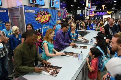 24: Legacy cast members signing autographs at 24: Legacy San