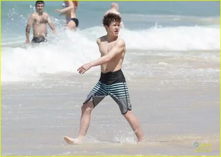 Nolan Gould Goes Shirtless; Aubrey Anderson-Emmons Makes San