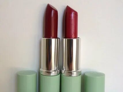Clinique Different Lipstick in Raspberry Glacé & A Different